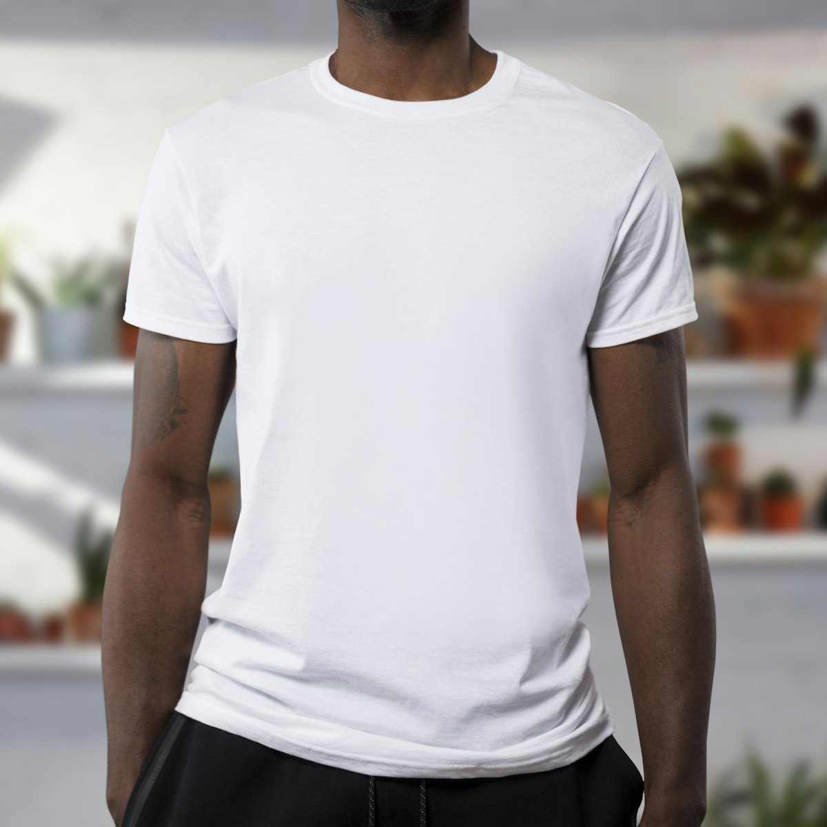 Laurafleischer Men's Classic Crew Neck T-Shirt — Soft Cotton Everyday Tee